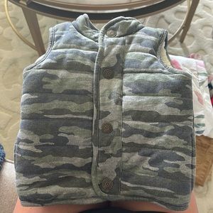 Camo vest 12-18 month mud pie